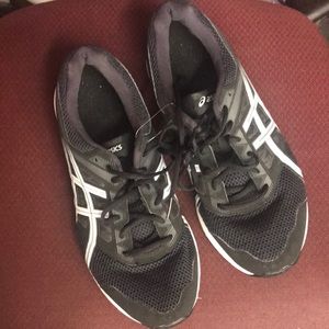 Men Aasics 11.5 sneakers